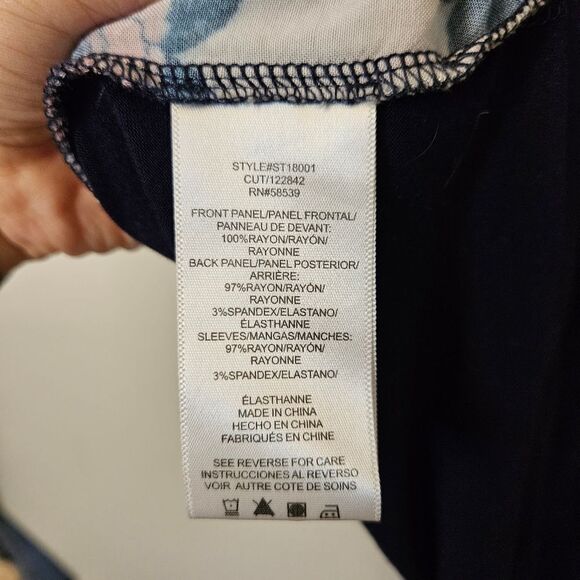 Kut from the Kloth Floral Top - Picture 6 of 7